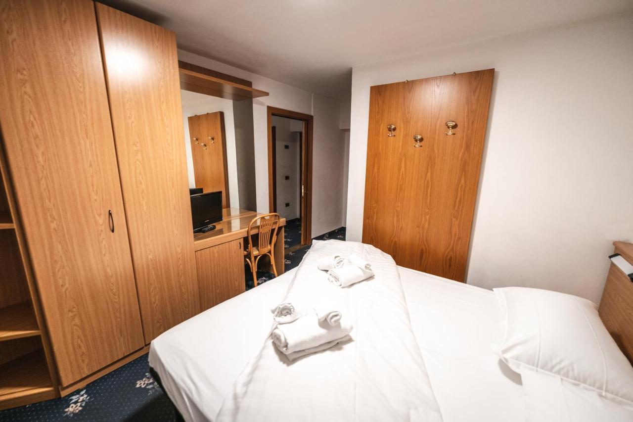 Smart Hotel Renzi Фольгарида Экстерьер фото